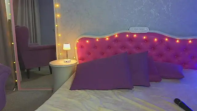 Ariana Petite online show from 02/20/25, 05:23