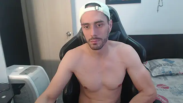 Snapshot of samuelgarcia_ chatting on 03/18/25, 08:36 samuelgarcia online show from 03/18/25, 08:36