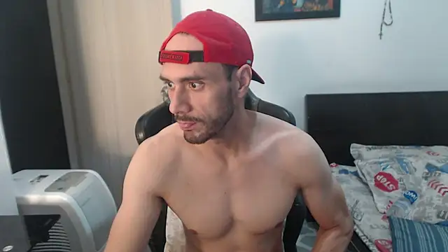 Snapshot of samuelgarcia_ chatting on 03/19/25, 12:34 samuelgarcia online show from 03/19/25, 12:34