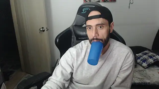 Snapshot of samuelgarcia_ chatting on 11/07/25, 08:25 samuelgarcia online show from 11/07/25, 08:25