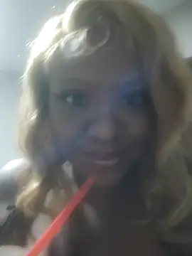 Snapshot of 6lue6a6y69 chatting on 01/01/25, 05:01 6lue6a6y69 online show from 01/01/25, 05:01