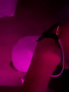 6lue6a6y69 online show from 11/23/25, 04:34