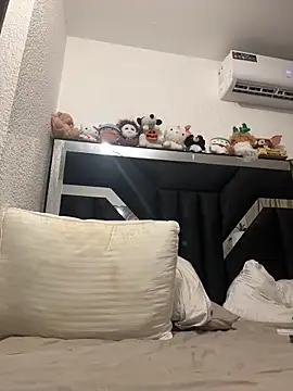 Snapshot of Sexifantasia chatting on 03/03/26, 02:39 Sexifantasia online show from 03/03/26, 02:39