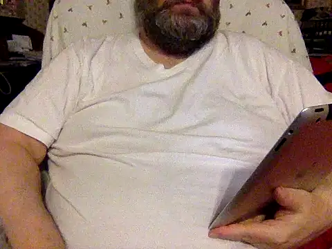 Snapshot of Drwhocares chatting on 12/04/24, 04:27 Drwhocares online show from 12/04/24, 04:27