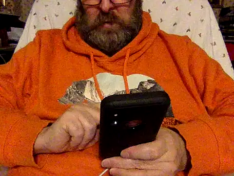 Snapshot of Drwhocares chatting on 12/06/24, 07:34 Drwhocares online show from 12/06/24, 07:34