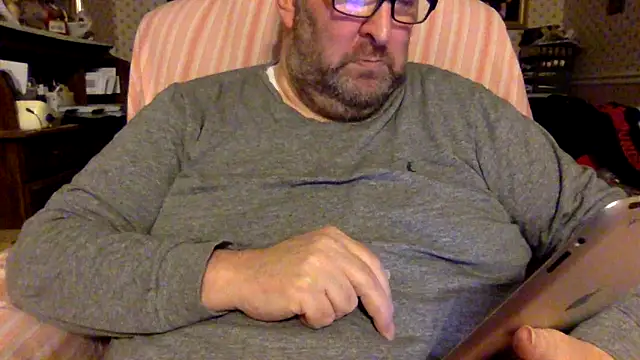 Snapshot of Drwhocares chatting on 02/06/25, 07:51 Drwhocares online show from 02/06/25, 07:51