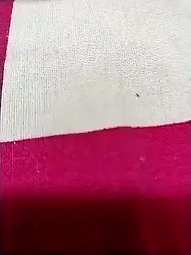 Snapshot of tz143143 chatting on 12/23/24, 06:48 tz143143 online show from 12/23/24, 06:48