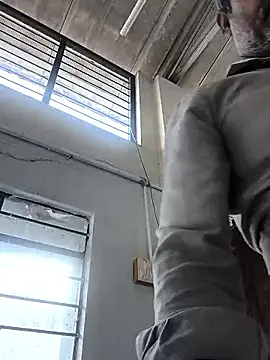 Snapshot of tz143143 chatting on 01/08/26, 10:39 tz143143 online show from 01/08/26, 10:39