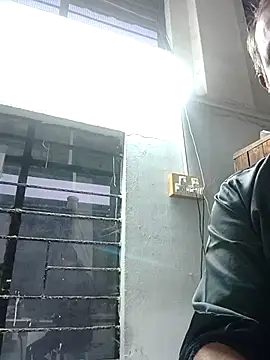 Snapshot of tz143143 chatting on 01/10/26, 12:40 tz143143 online show from 01/10/26, 12:40