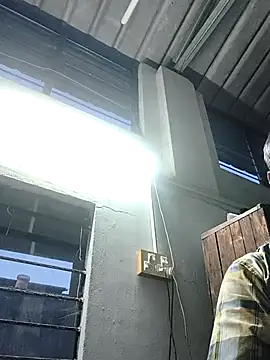 Snapshot of tz143143 chatting on 01/13/26, 12:43 tz143143 online show from 01/13/26, 12:43