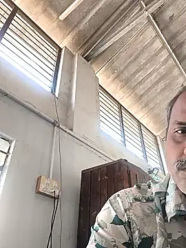 Snapshot of tz143143 chatting on 01/19/26, 08:18 tz143143 online show from 01/19/26, 08:18