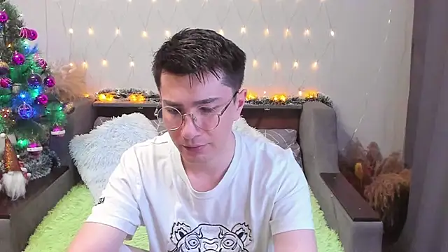 Snapshot of Yumi_steve chatting on 01/05/25, 12:09 Yumi steve online show from 01/05/25, 12:09
