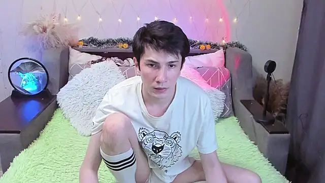 Yumi steve online show from 11/25/25, 02:50