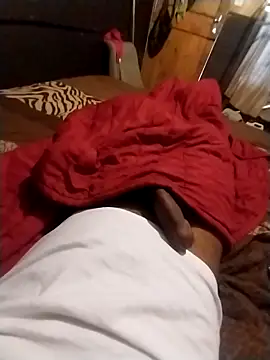 Snapshot of Dennis0847 chatting on 12/18/25, 04:40 Dennis0847 online show from 12/18/25, 04:40