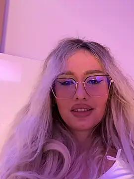 Snapshot of mollyxxx chatting on 01/14/25, 06:13 mollyxxx online show from 01/14/25, 06:13