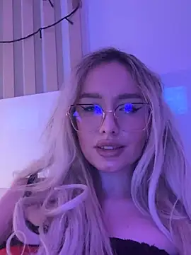 Snapshot of mollyxxx chatting on 01/16/25, 01:16 mollyxxx online show from 01/16/25, 01:16