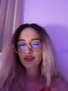 Snapshot of mollyxxx chatting on 02/10/26, 02:26 mollyxxx online show from 02/10/26, 02:26