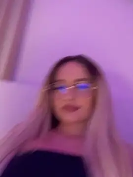 Snapshot of mollyxxx chatting on 02/26/26, 12:42 mollyxxx online show from 02/26/26, 12:42