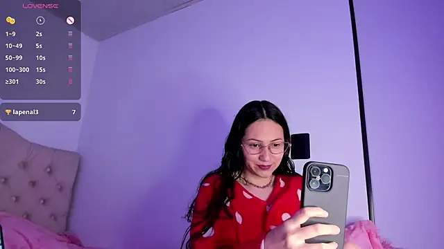 Snapshot of Anyi_1 chatting on 01/05/25, 01:56 Anyi 1 online show from 01/05/25, 01:56