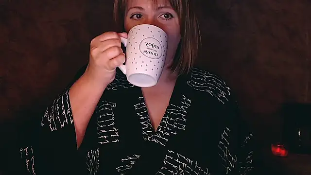 Snapshot of _letty_ chatting on 06/18/26, 08:57 letty online show from 06/18/26, 08:57