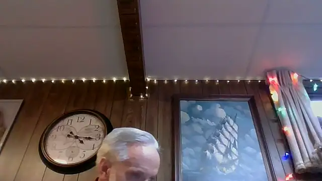 Snapshot of Makowboy chatting on 12/18/24, 11:19 Makowboy online show from 12/18/24, 11:19