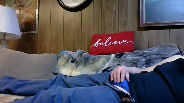 Snapshot of Makowboy chatting on 12/27/24, 11:10 Makowboy online show from 12/27/24, 11:10