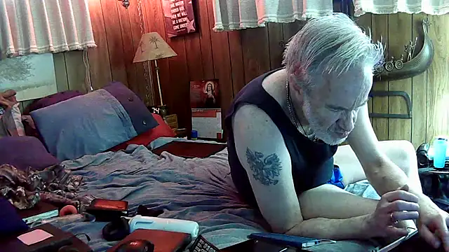 Snapshot of Makowboy chatting on 02/13/25, 02:52 Makowboy online show from 02/13/25, 02:52