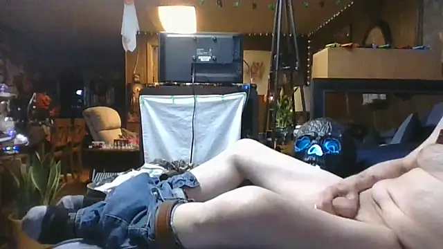 Snapshot of Makowboy chatting on 10/14/25, 11:16 Makowboy online show from 10/14/25, 11:16