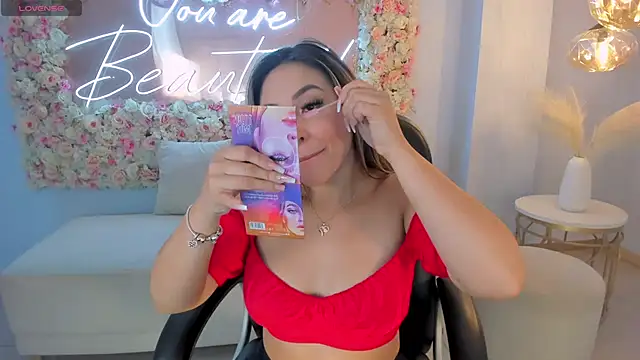 MiaRoberts1 online show from 02/15/25, 12:22