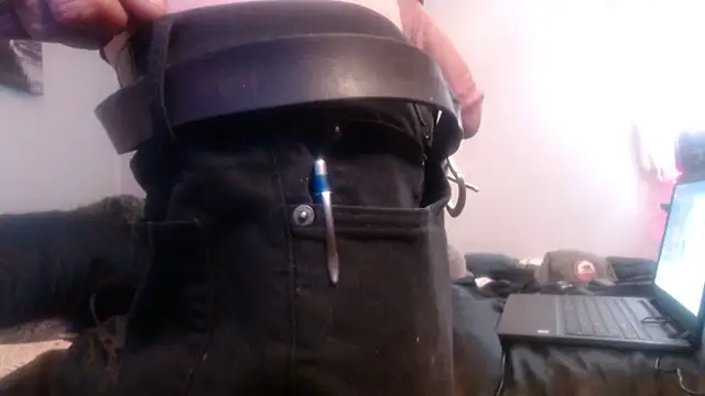 Snapshot of lickthecat chatting on 11/26/25, 02:40 lickthecat online show from 11/26/25, 02:40