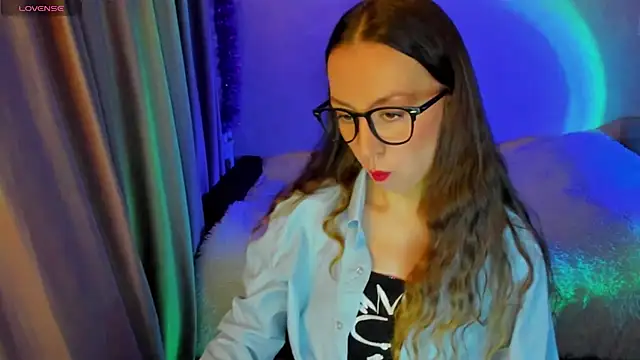 Snapshot of CurlySteph chatting on 10/19/25, 06:08 CurlySteph online show from 10/19/25, 06:08
