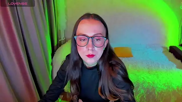 Snapshot of CurlySteph chatting on 02/11/26, 07:52 CurlySteph online show from 02/11/26, 07:52