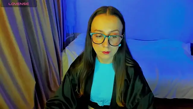 Snapshot of CurlySteph chatting on 03/04/26, 07:53 CurlySteph online show from 03/04/26, 07:53