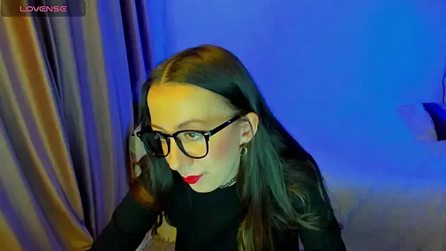 Snapshot of CurlySteph chatting on 03/05/26, 08:38 CurlySteph online show from 03/05/26, 08:38