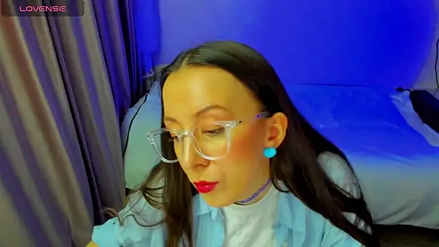 Snapshot of CurlySteph chatting on 03/18/26, 07:17 CurlySteph online show from 03/18/26, 07:17