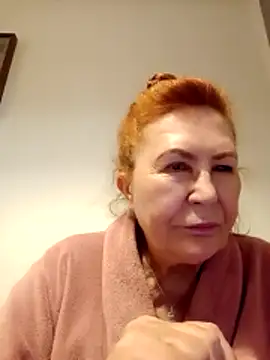 Hottie-Mom online show from 04/29/26, 06:25