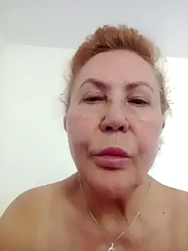 Snapshot of Hottie-Mom chatting on 06/26/26, 06:51 Hottie-Mom online show from 06/26/26, 06:51