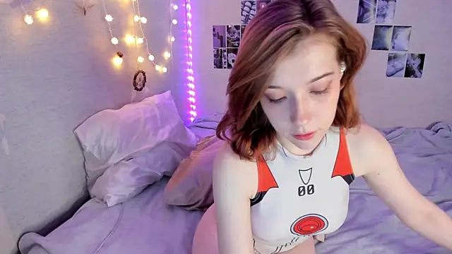 YunaPeace online show from 10/24/25, 10:55