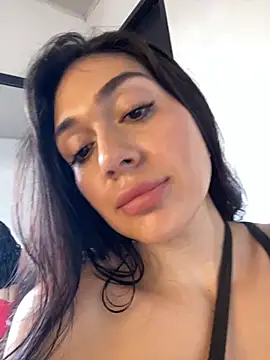 LaanaCooper online show from 02/21/25, 12:39