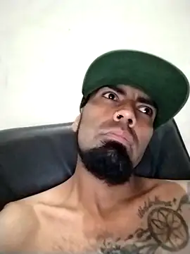 Snapshot of Chacal_Armyy chatting on 11/15/25, 01:14 Chacal Armyy online show from 11/15/25, 01:14