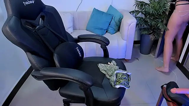 SaraParker  online show from 01/21/25, 02:00