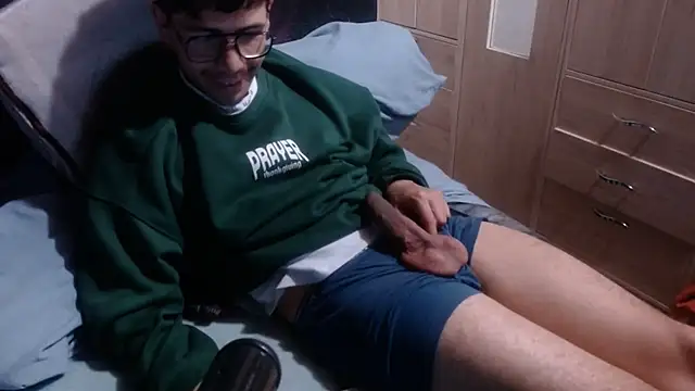 Snapshot of dannnyhot24 chatting on 01/05/25, 05:09 dannnyhot24 online show from 01/05/25, 05:09