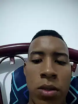 Snapshot of Cede72 chatting on 12/17/25, 01:11 Cede72 online show from 12/17/25, 01:11