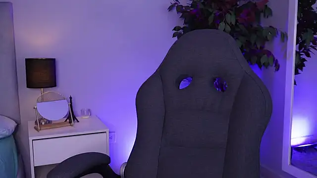 Snapshot of emma_colucci chatting on 01/17/25, 07:38 emma colucci online show from 01/17/25, 07:38