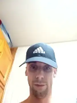 Snapshot of Joona6969 chatting on 12/15/25, 11:09 Joona6969 online show from 12/15/25, 11:09