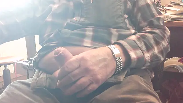 Snapshot of HaraldGermany chatting on 04/03/26, 03:21 HaraldGermany online show from 04/03/26, 03:21