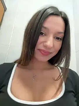 Snapshot of _MiaQueen_ chatting on 03/15/25, 12:15  MiaQueen  online show from 03/15/25, 12:15