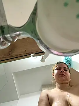 Snapshot of nurse_becky chatting on 12/20/25, 04:14 nurse becky online show from 12/20/25, 04:14