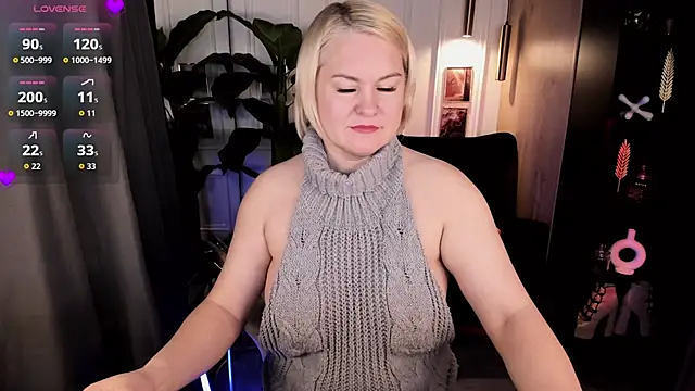 YolandaKiss online show from 06/18/26, 08:35