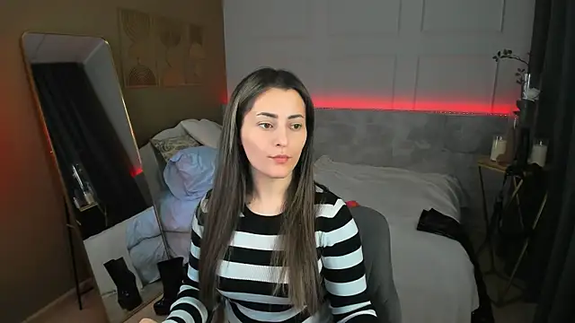 KylieMellow online show from 04/28/26, 01:38